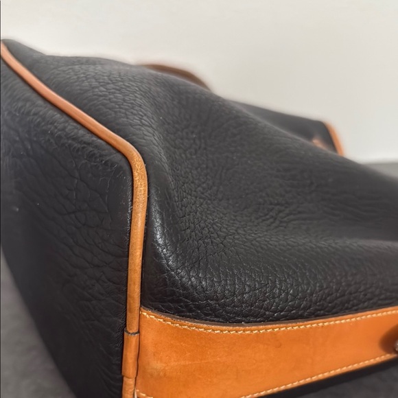 Vintage Dooney & Bourke Black and Tan Drawstring Shoulder Bag - Picture 5 of 16
